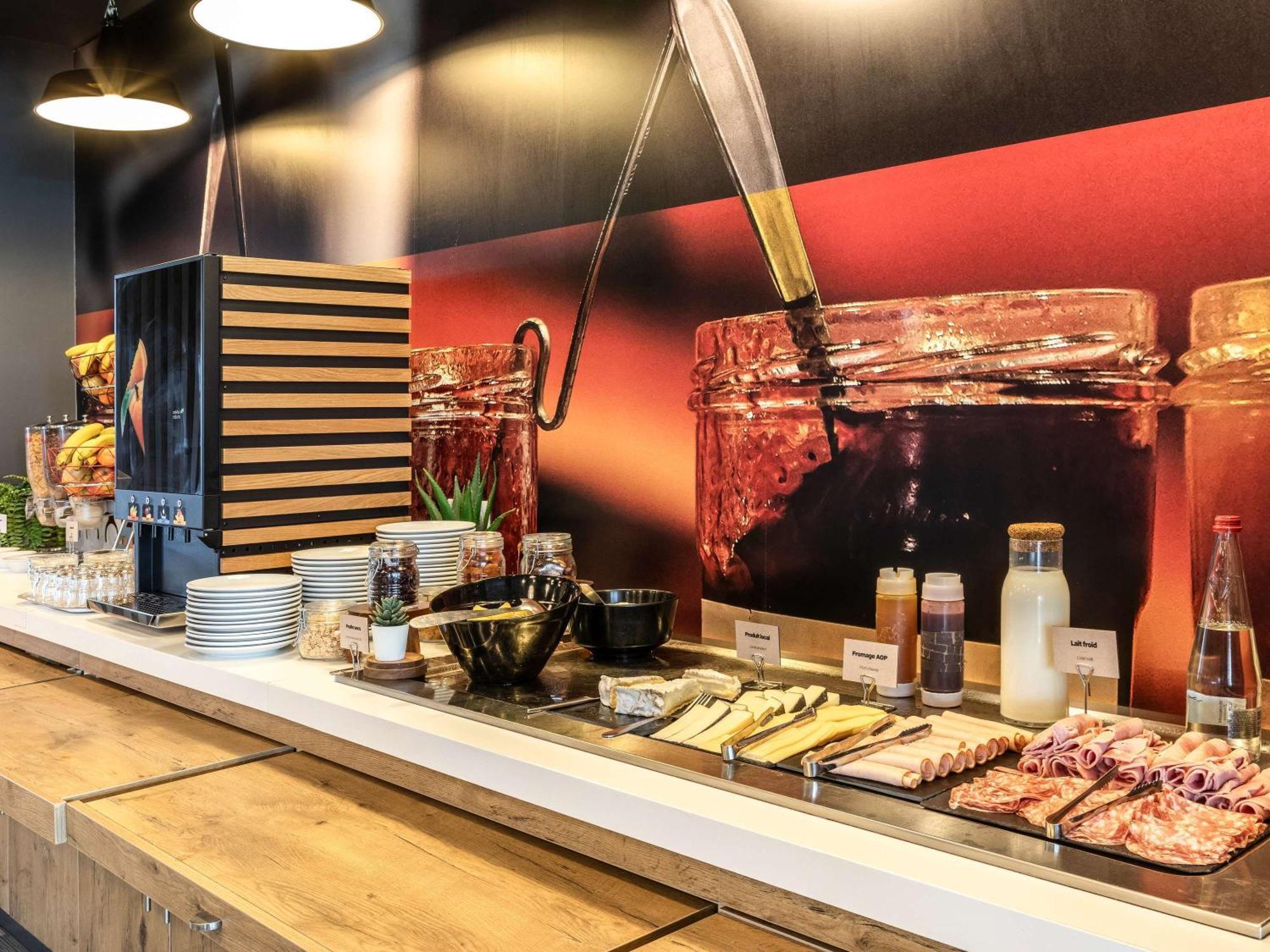 Ibis Le Bourget 3*